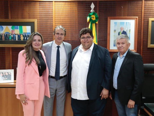 Prefeito busca recursos financeiros e parcerias em Brasília