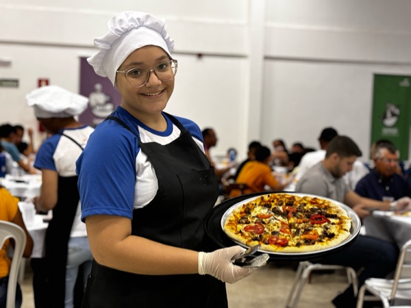 Prefeitura e Senac encerram turma do curso de Pizzaiolo