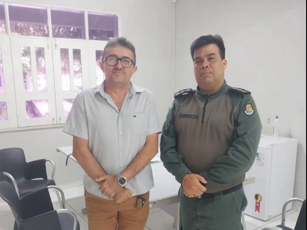 Secretário de Segurança Pública de Cedro se reúne com Comandante do 10° BPM  Iguatu