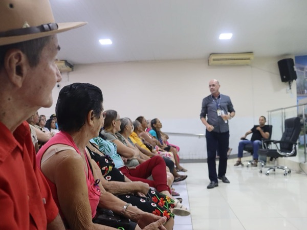 Cedro realiza Roda de Conversa sobre Dia Mundial de Conscientização da Violência Contra a Pessoa Idosa