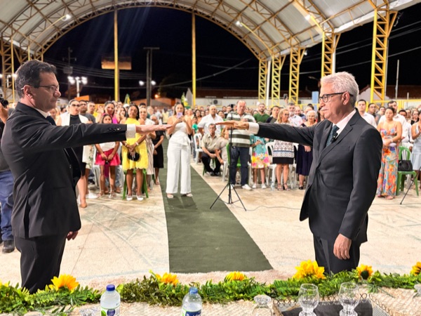 Nilson Diniz toma posse como prefeito de Cedro e destaca compromisso com o desenvolvimento
