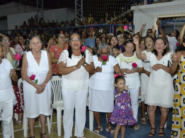 Festa das Mães em Itaiçaba: Uma Noite de Emoção e Gratidão