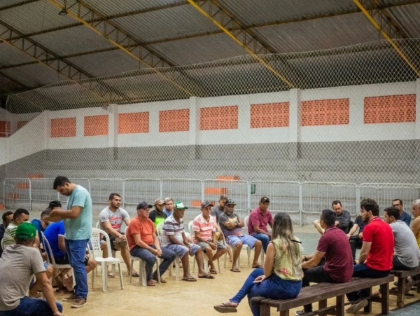 Reunião com representantes das equipes de futebol de campo