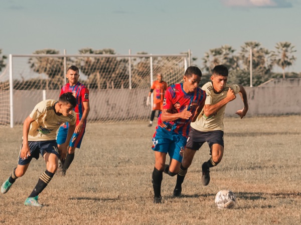 Grande tabela de tamanho competitivo jogos de futebol jogo de