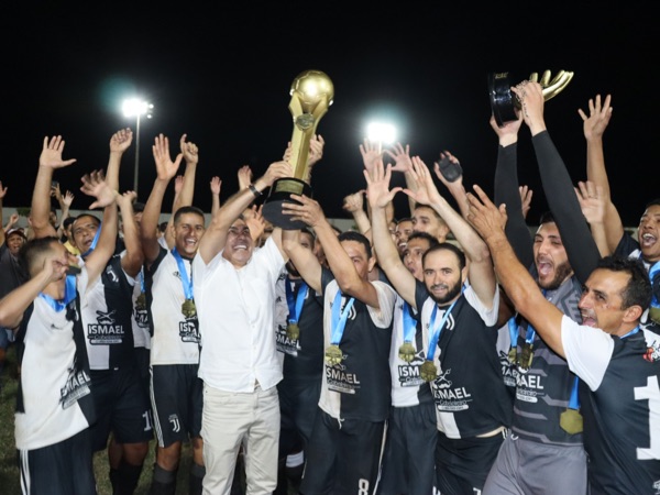 A Equipe Juventus dos Currais é Campeã do Campeonato Ibicuitinguense de Futebol - 1ª Divisão!