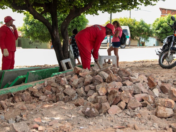 Seinfra investe em revitalização da Praça Padre Cícero