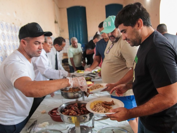 Sectur organiza almoço comemorativo, em homenagem ao Dia do Carregador do Pau da Bandeira