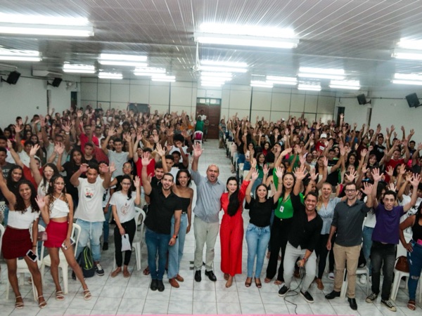 Prefeitura de Barbalha abre 3ª Edição do Programa Bolsa Jovem com palestra "Juventude e Transformação: Como Mudar?"