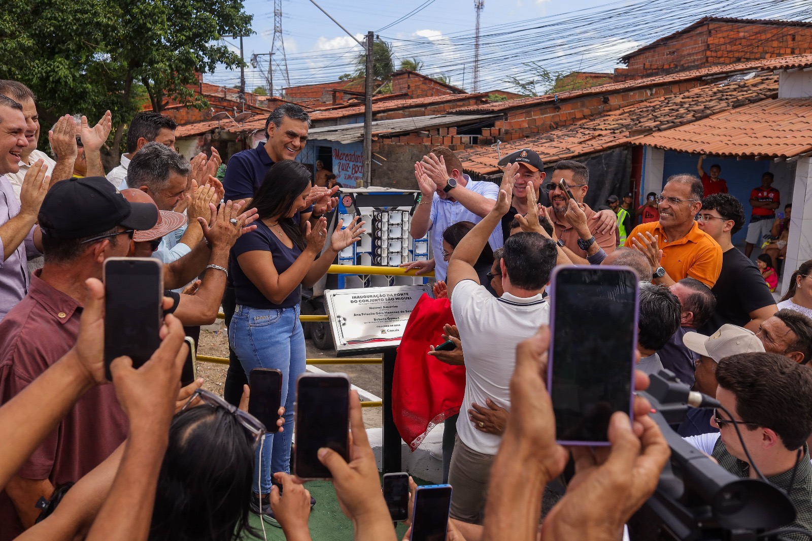 Prefeitura de Caucaia entrega Ponte do Conjunto São Miguel e amplia transporte gratuito com nova li [...]